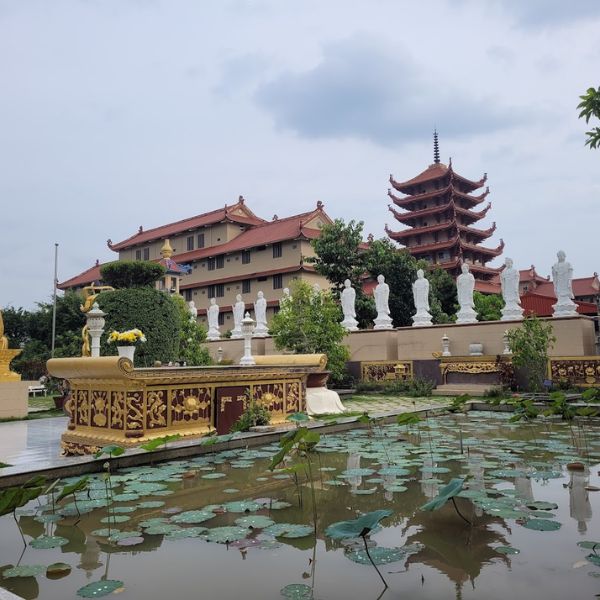 Chùa Phật Cô Đơn – Địa Điểm Tâm Linh Độc Đáo Tại Sài Gòn